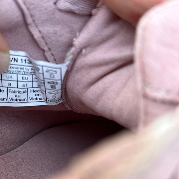 UGG Sneakers. Size 10. NWOT. - Picture 9 of 9